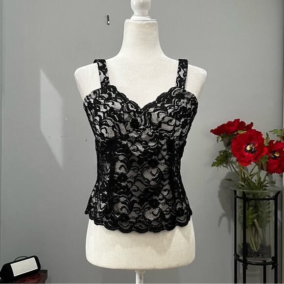 NEW WHBM Sweetheart Contrast Scalloped Lace Overlay Fitted Corset Layering Top 4 - Picture 1 of 16